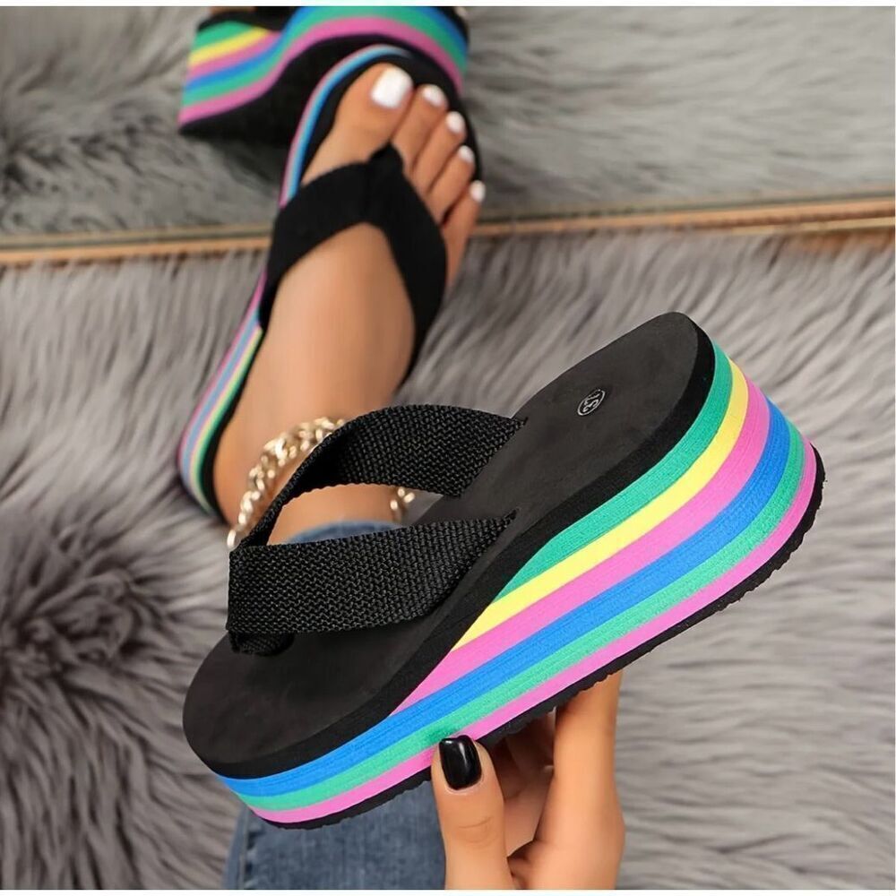 NWT Gorgeous 7.5 Black Rainbow 80’s Style Wedge Platform Comfy Flip Flop Sandals